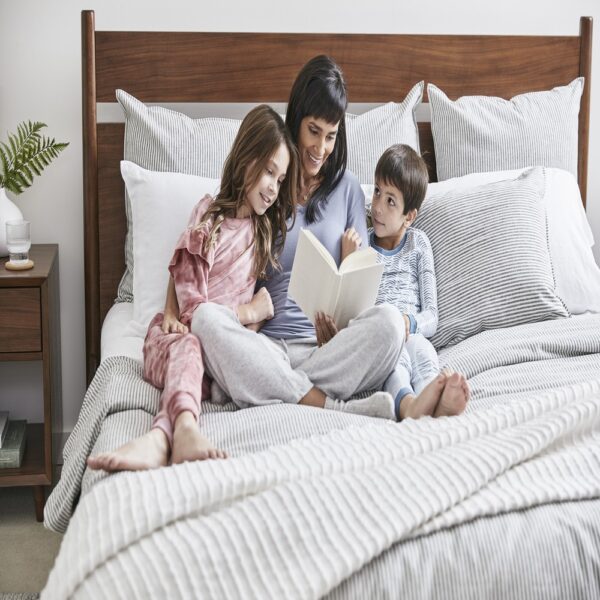 Ludwig King Panel Bed - Image 3