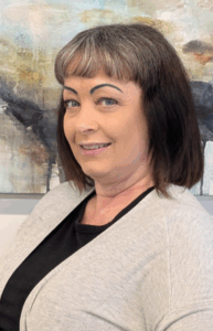 A headshot of Jennifer an interior designer in Lapeer, Michigan working for Fenton Home Furnishings.
