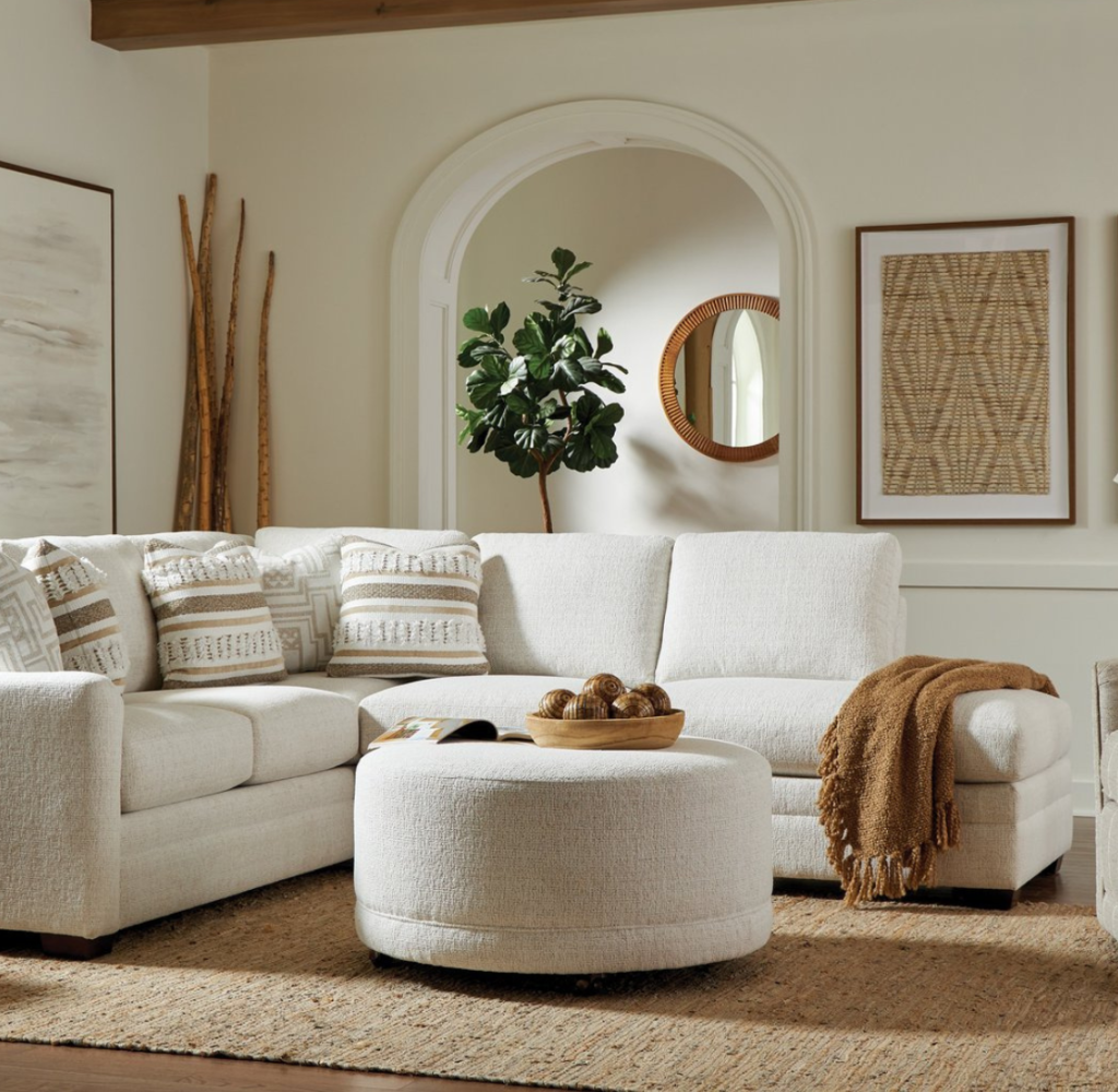 F9443 Sectional – Hickorycraft – April 2025 F9443 Sectional - Hickorycraft - April 2025