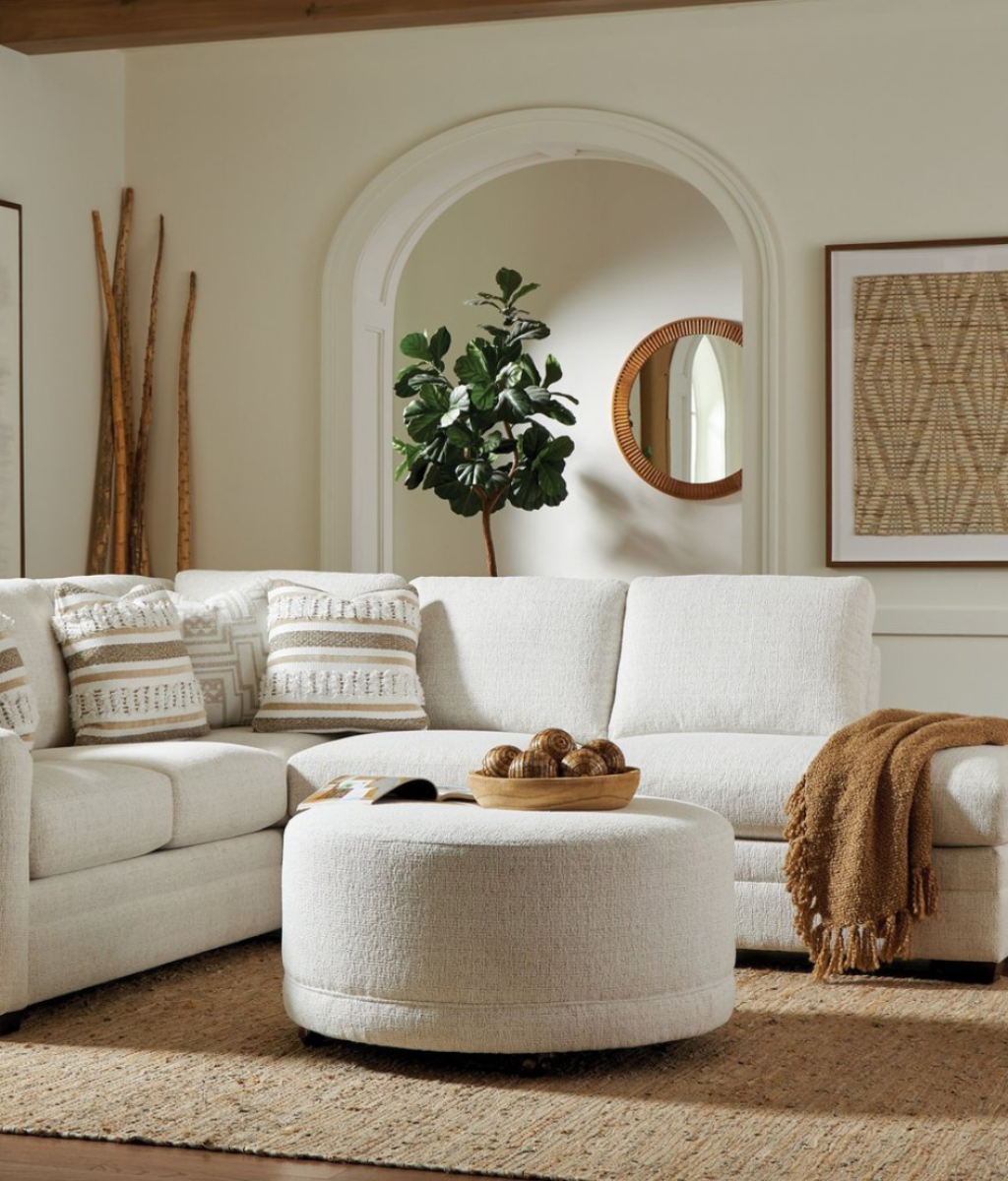 F9443 Sectional – Hickorycraft – April 2025 F9443 Sectional - Hickorycraft - April 2025